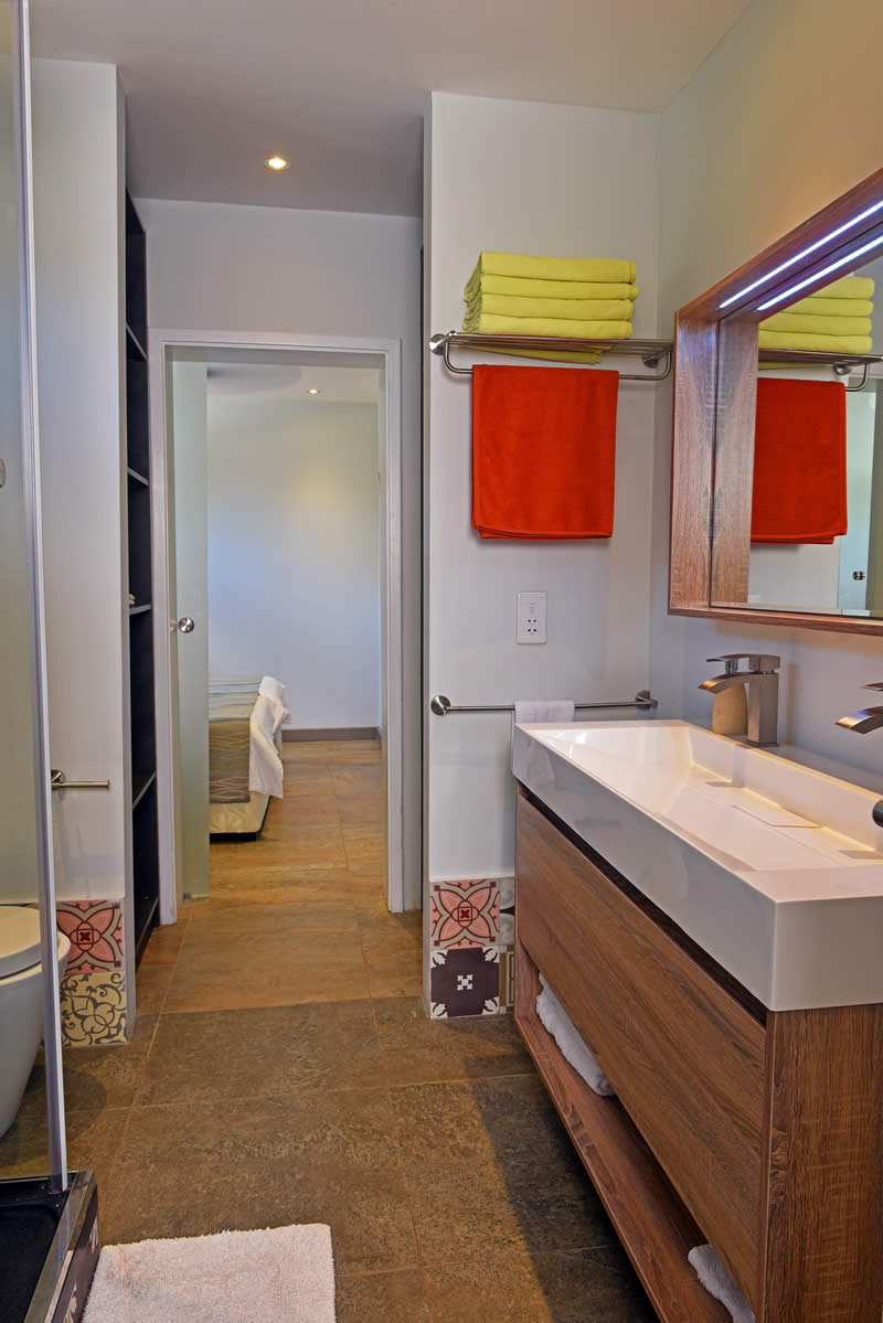 Salle d'eau commune chambre 2 et 3 Salle d'eau commune chambre 2 et 3