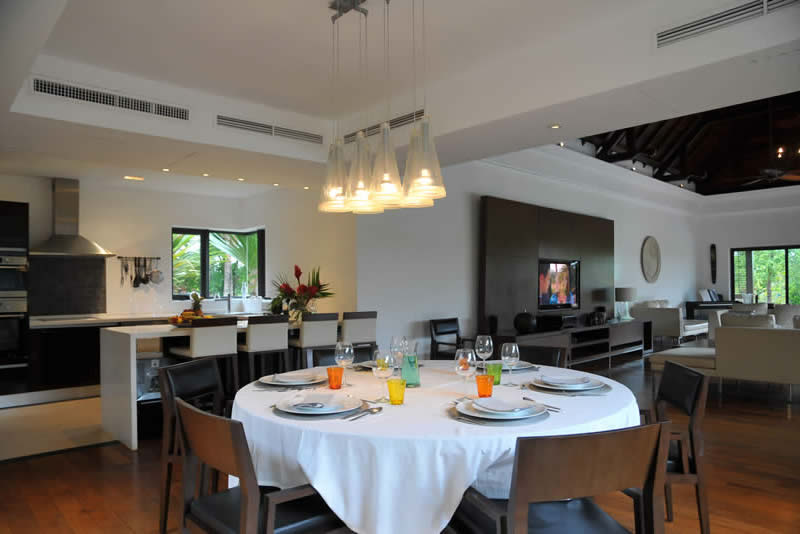 Salle à manger (villa 5 ch) Salle à manger (villa 5 ch)